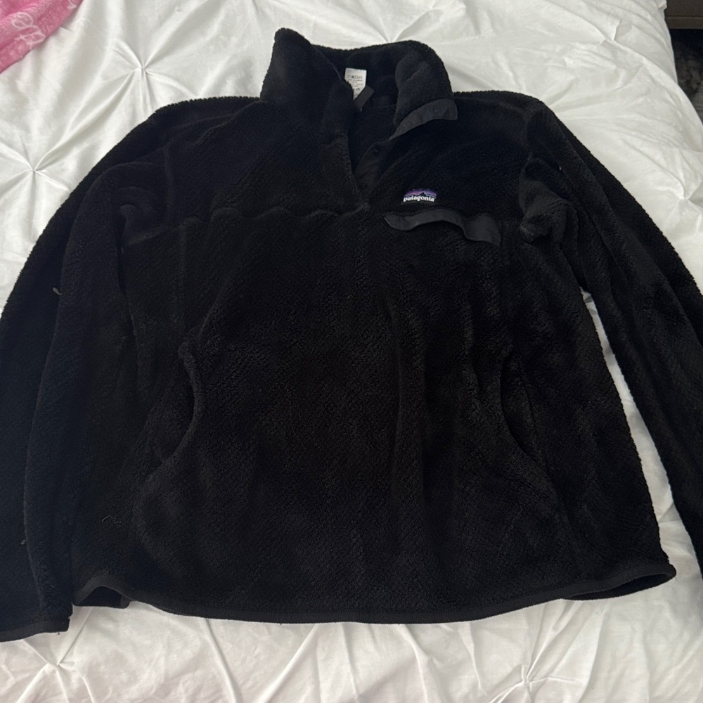 Black Patagonia Pullover